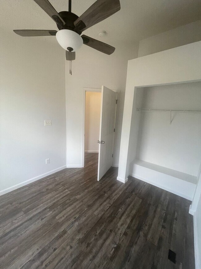 Building Photo - 519 Twinleaf Dr