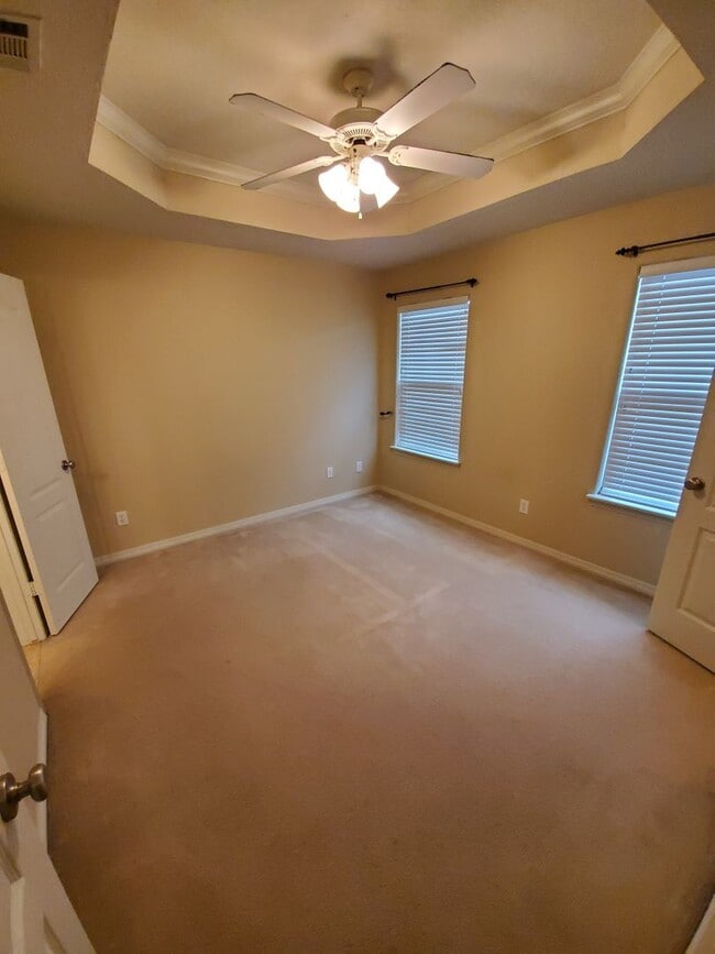 Building Photo - College Station - 2 Bed / 2.5 Bath / 2 sto...