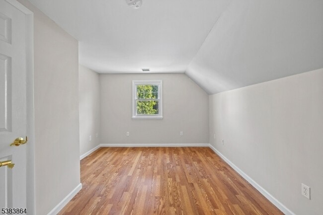 Building Photo - 47 Morris Pl