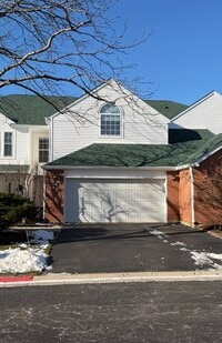 Building Photo - 114 Woodbury Ln