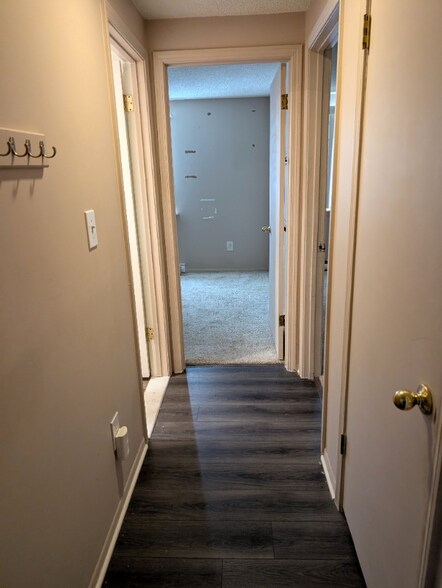 Building Photo - 6301 Robinson Rd