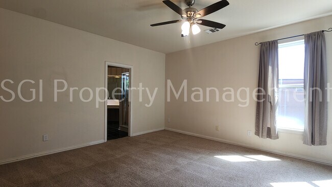 Building Photo - 329 Parkhurst Ln