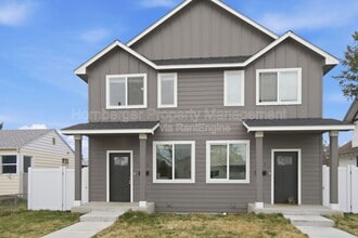 Building Photo - 2715 E Columbia Ave