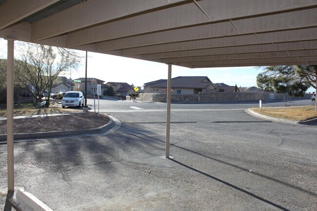 Building Photo - 288 Maricopa Dr