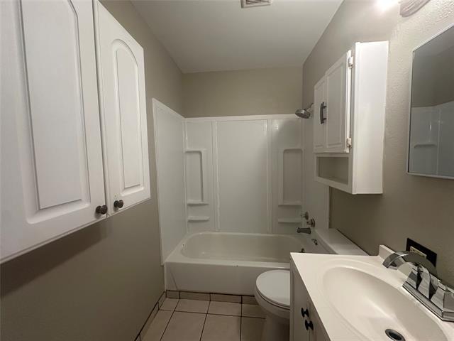 Building Photo - 9240 Simmons Pl