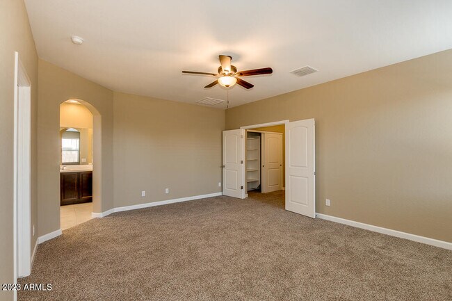 Building Photo - 41329 W Curtis Ln
