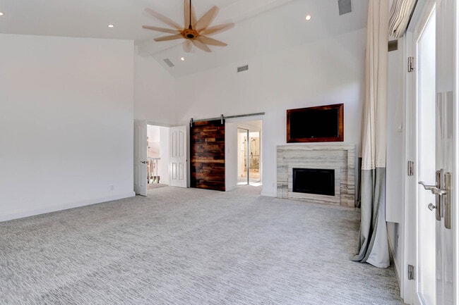 Building Photo - 947 10th St