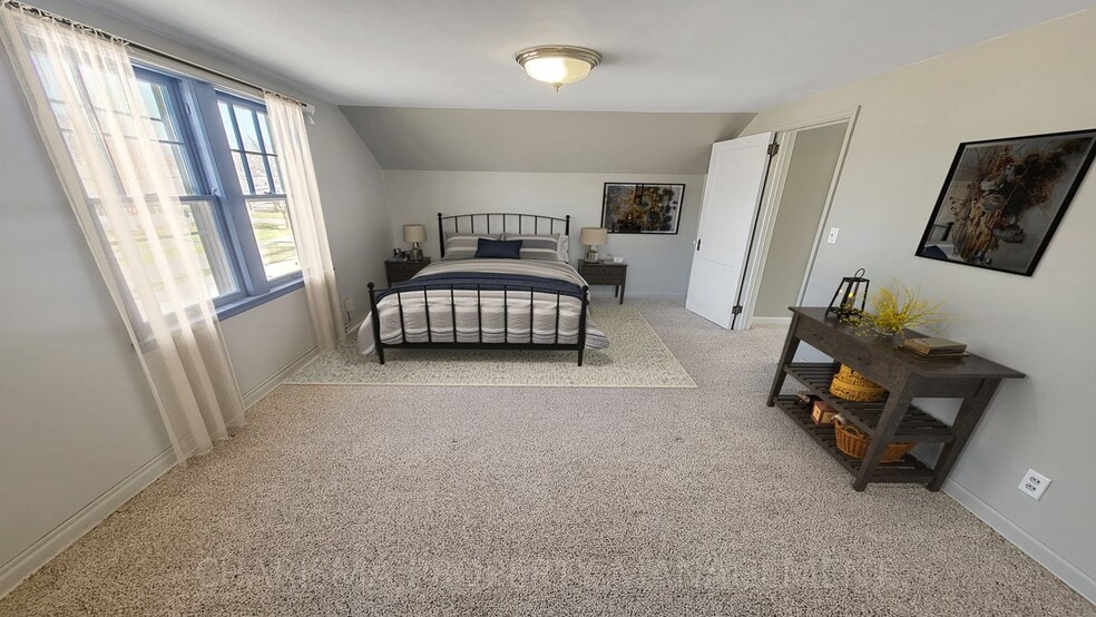 Building Photo - 700 S Hawthorne Ave