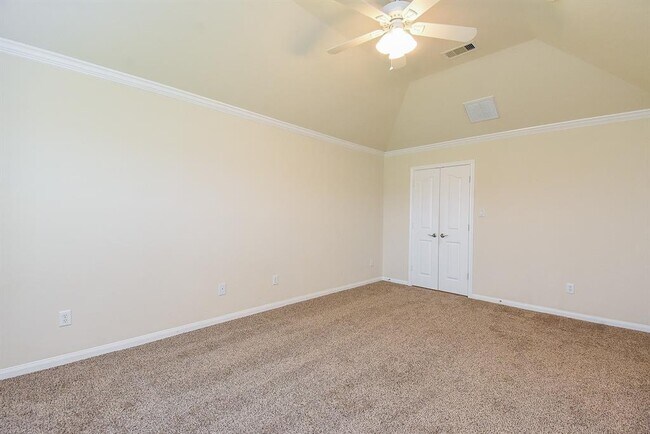 Building Photo - 231 S Lantana Cir
