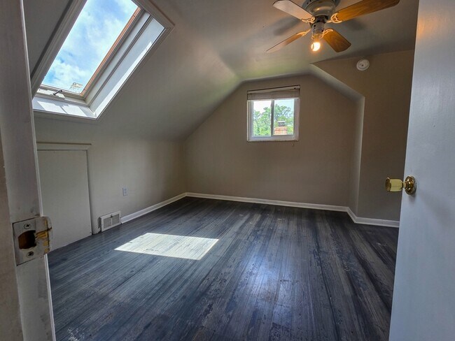 Building Photo - 151 Mahoning Dr