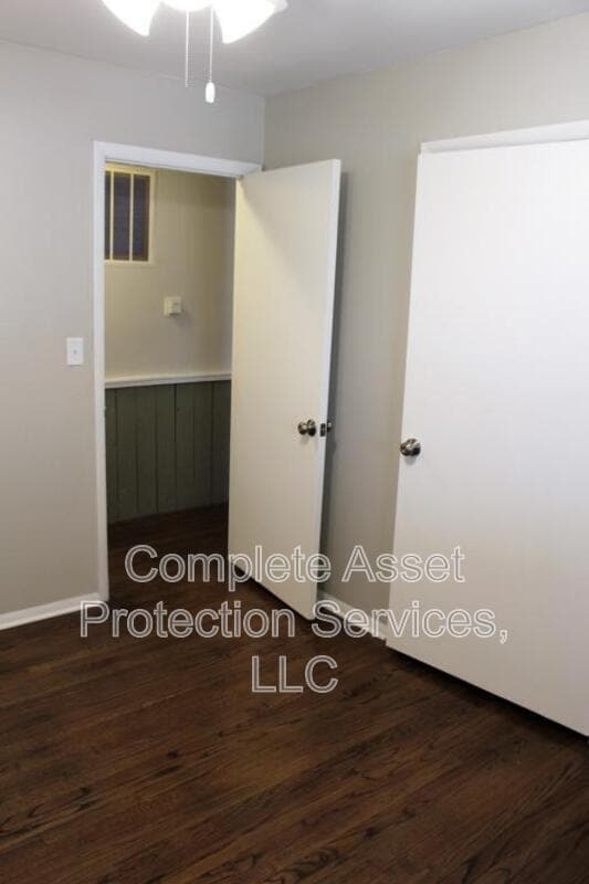 Building Photo - 3421 W 77th Pl