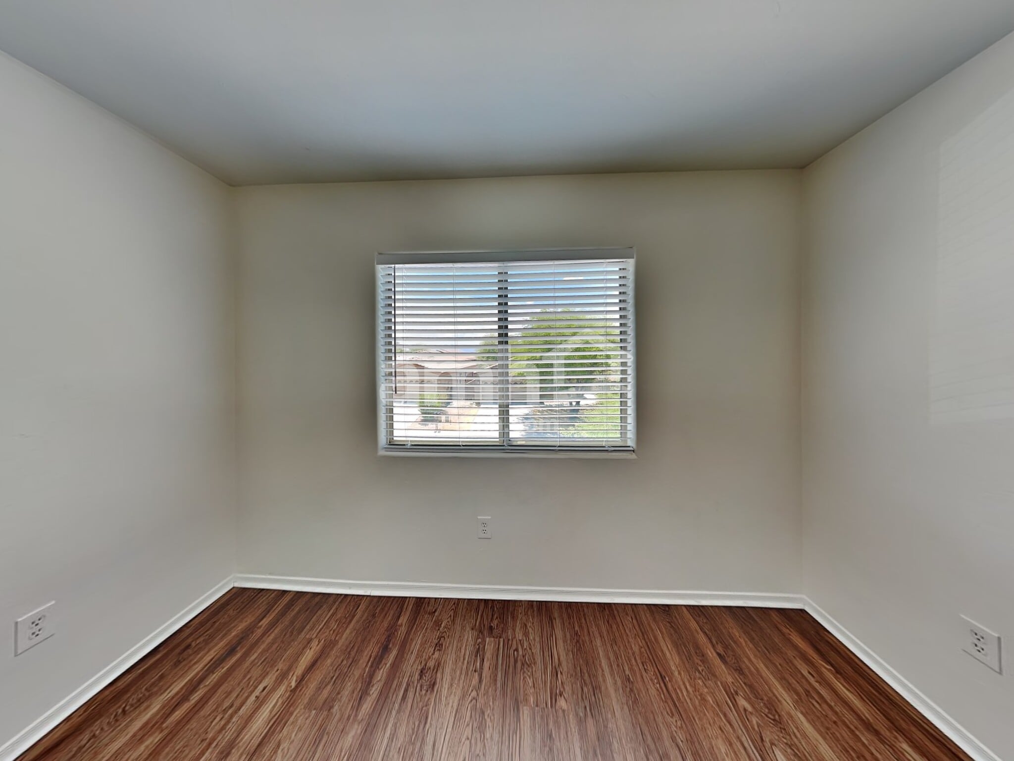 Building Photo - 6613 E Gehrig Ln