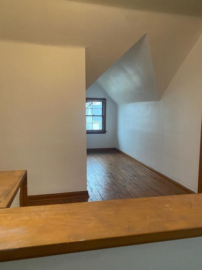 Building Photo - Charming 3-Bedroom Single-Family Home in Quiet Parma Neighborhood