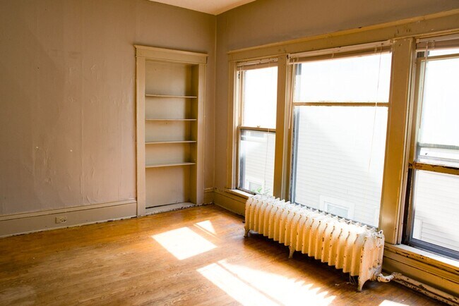 Building Photo - 524-8TH