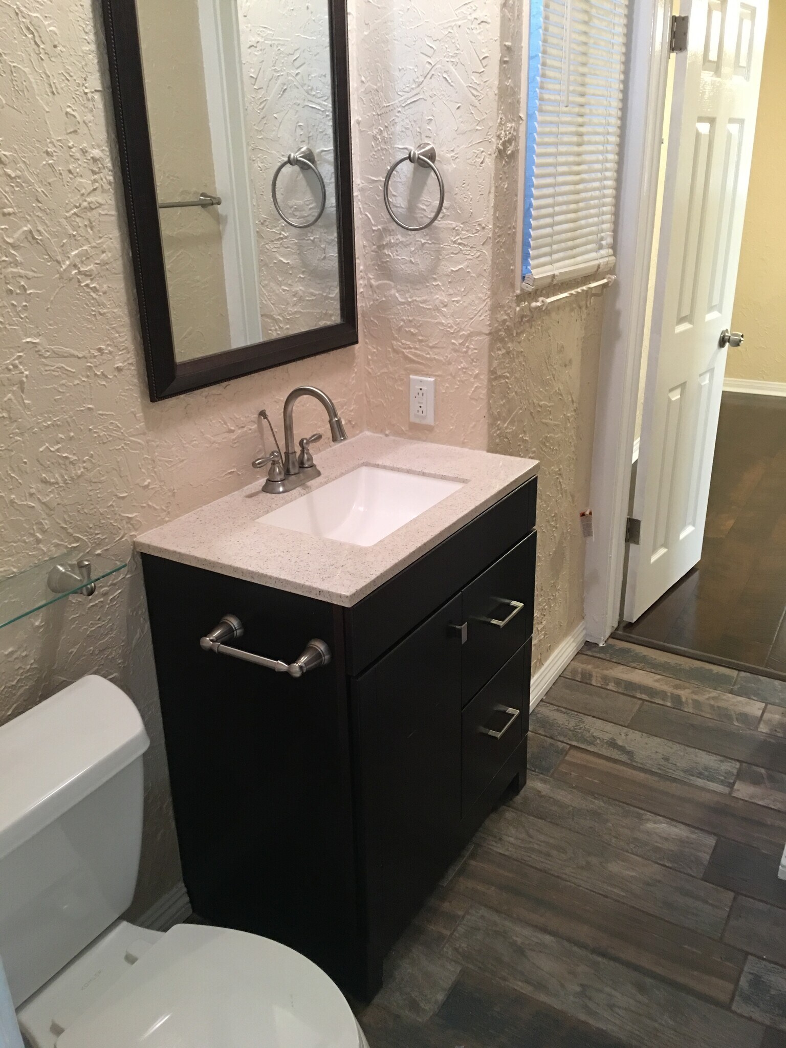 Building Photo - 5031 Bakman Ave