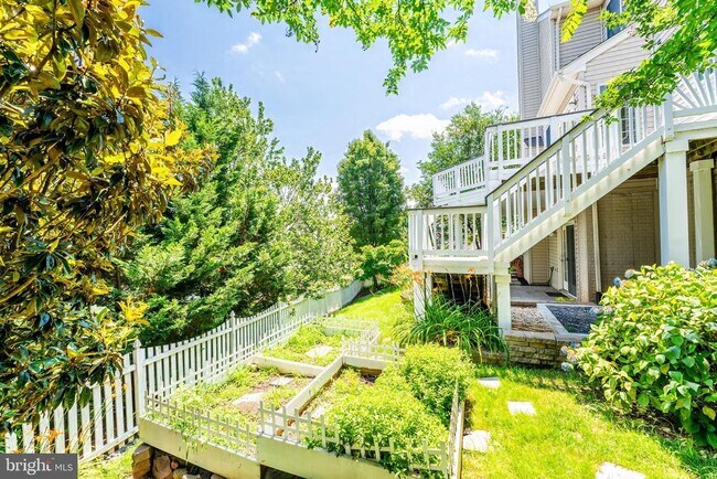 Building Photo - 20152 Boxwood Pl