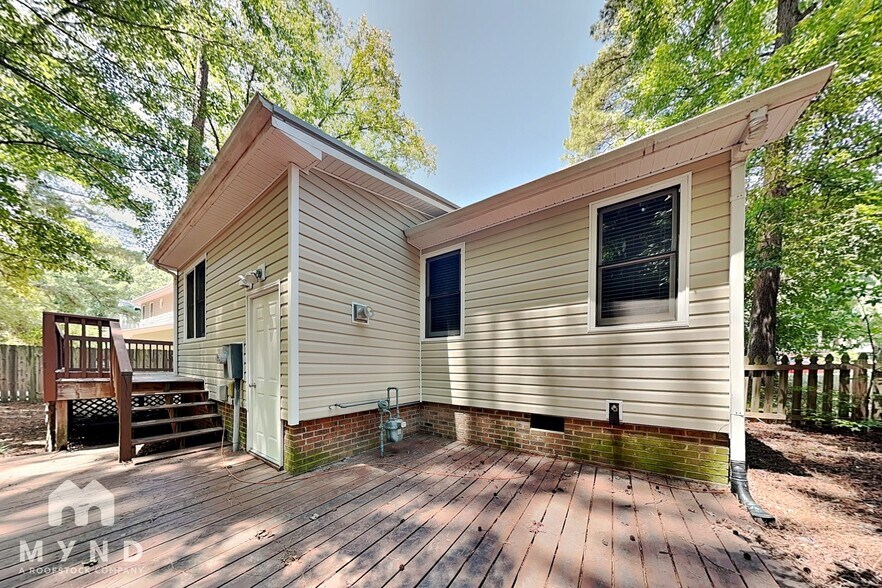 Building Photo - 409 Crosspine Dr