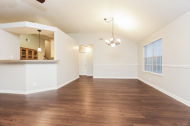 Building Photo - 2922 Churchill Ln