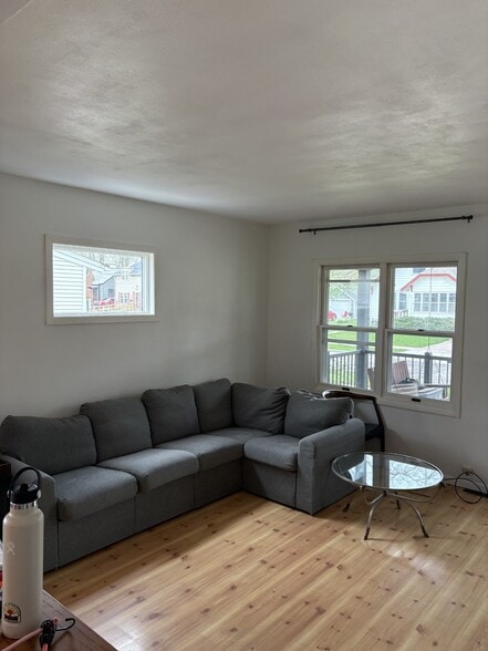 Building Photo - 334 Elm St