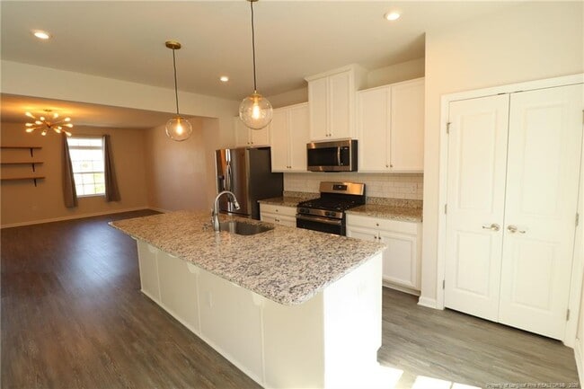 Building Photo - 244 Amber Acorn Ave