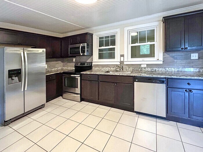 Building Photo - 146 Van Horn Ln