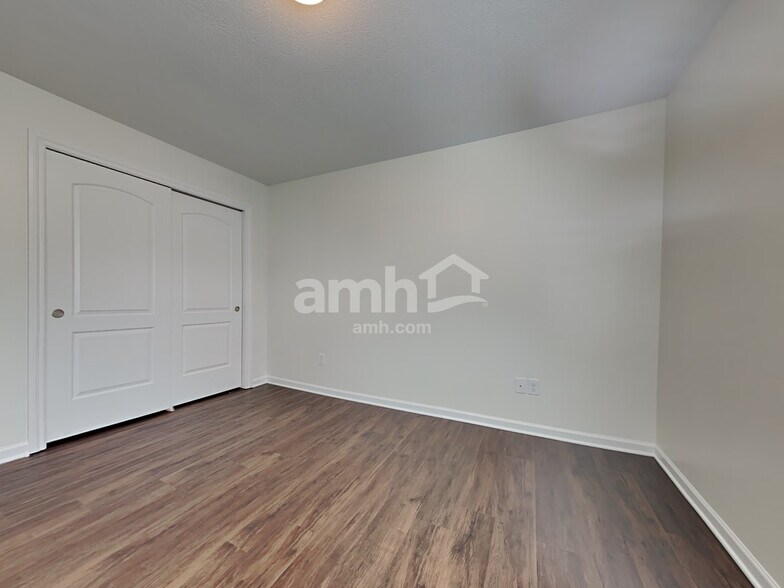 Building Photo - 15469 Destination Dr