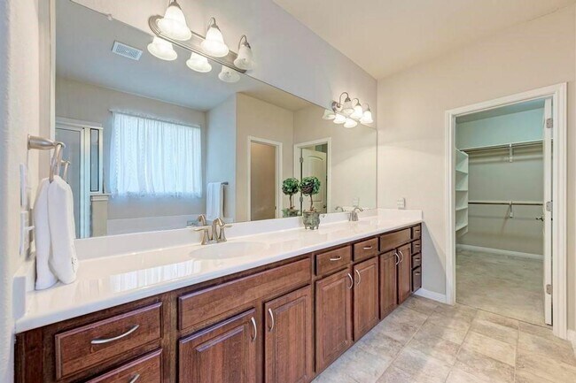 Building Photo - 1301 Grande Mesa Dr
