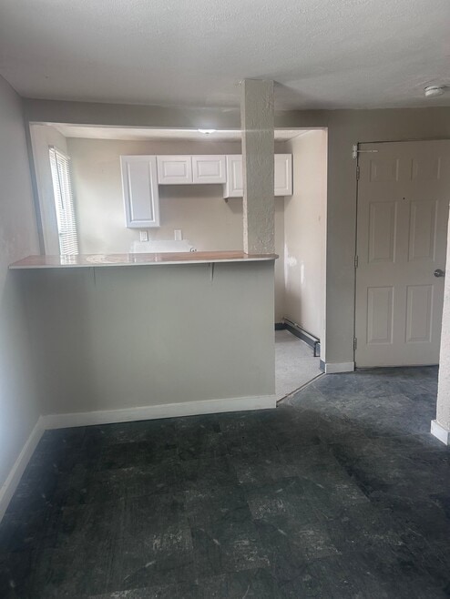 Building Photo - 2163 E 84th St