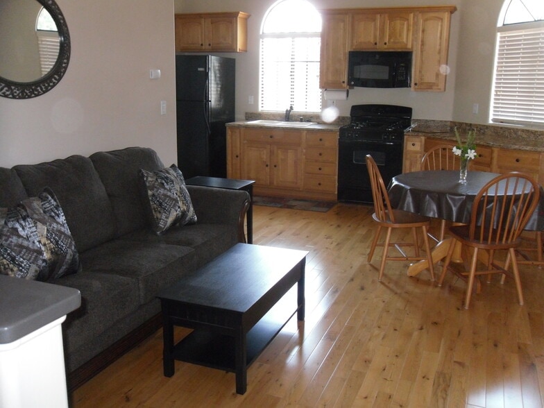 Primary Photo - 7304 Forbes Ave