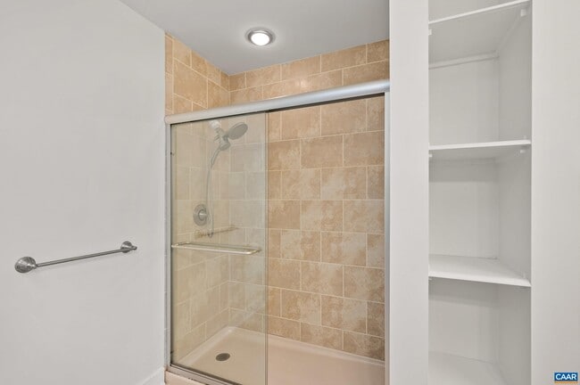 Building Photo - 501 Rookwood Pl
