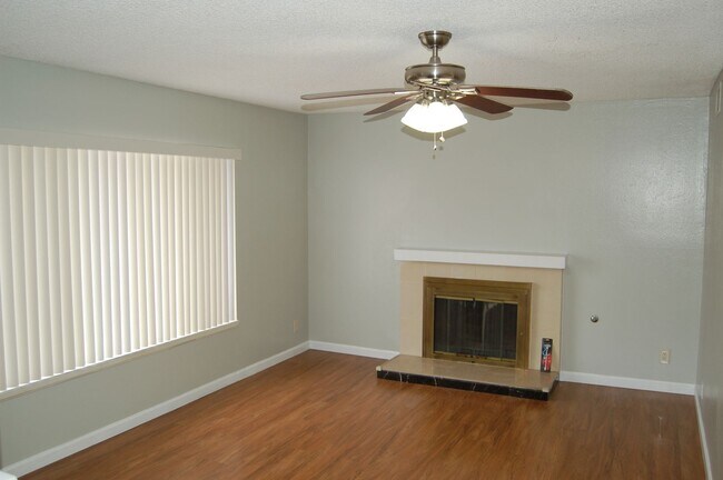 Building Photo - 7185 Acorn Ct