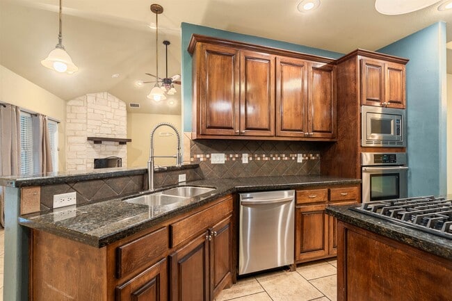 Building Photo - 302 Ceniza Ridge Dr
