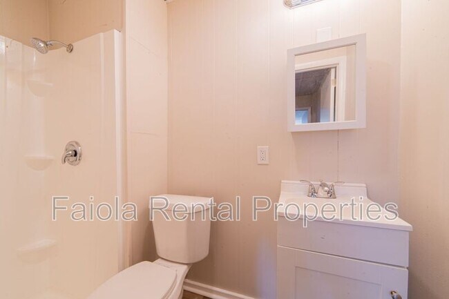 Building Photo - 112 N High St