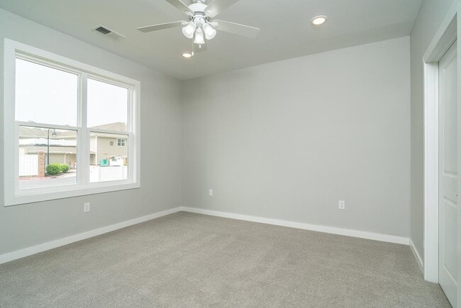 Building Photo - 1576 Port Hills Dr