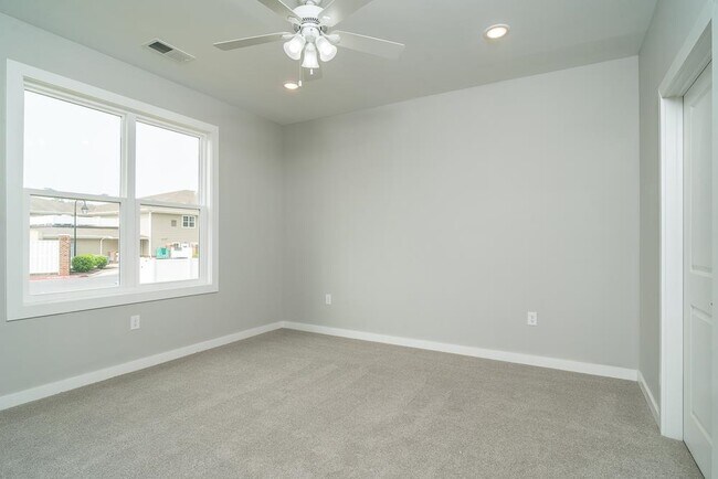 Building Photo - 1588 Port Hills Dr