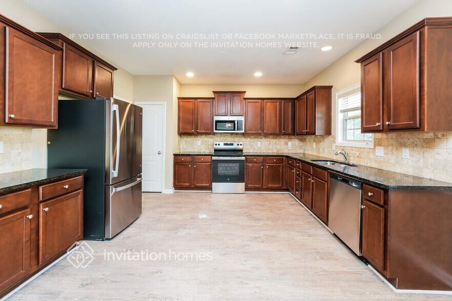 Building Photo - 4377 Gateview Dr SW
