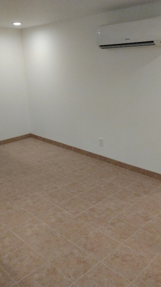 Building Photo - 6315 S Cyclamen Sq