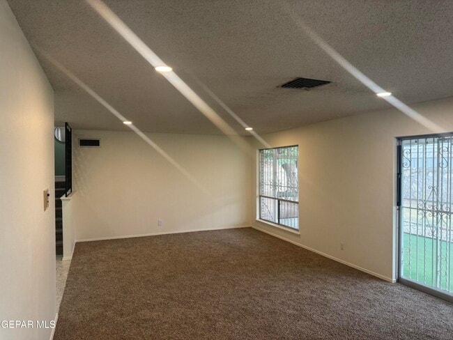 Building Photo - 8800 Sampson Ct