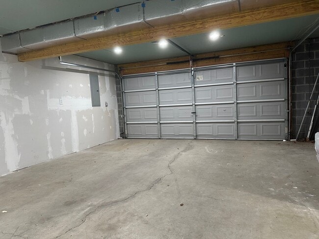 Building Photo - 4 Bedroom/3 Bathroom House in Piney Flats, TN