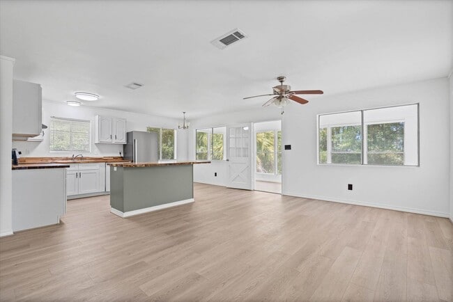 Building Photo - 401 Conde Ave