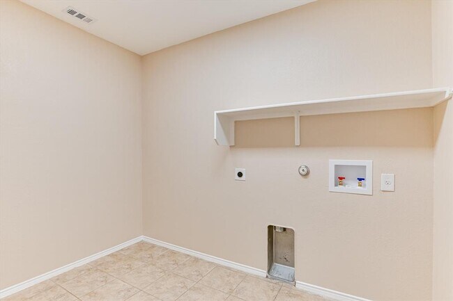 Building Photo - 101 King Elder Ln