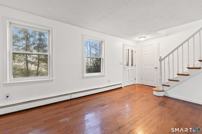 Building Photo - 45 Luchon Rd