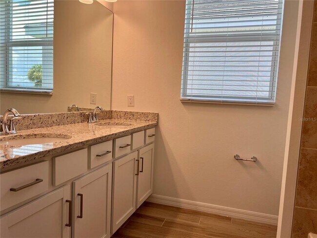 Building Photo - 25246 Keygrass Ct