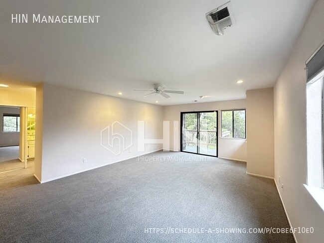 Building Photo - 1098 Ocaso Camino