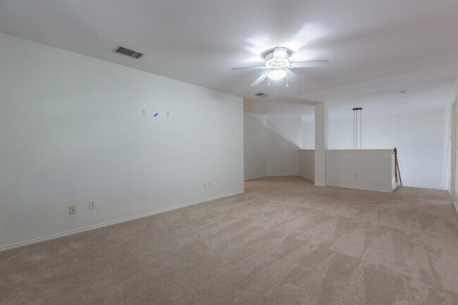 Building Photo - 2308 Sandra Dr