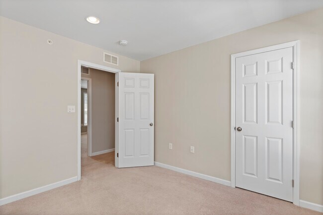 Building Photo - 1414 Ann Ln