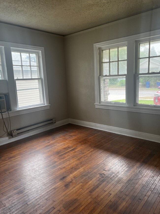 Building Photo - 2901 Tilles Ave