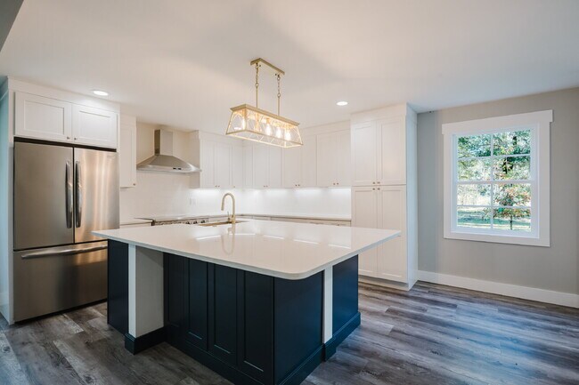 Building Photo - Secluded Four Bedroom Home on Seven Acres in Midway Farms!