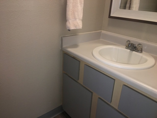 Building Photo - SALMON CREEK ~ WATERS EDGE CONDOS~ LARGE 2...