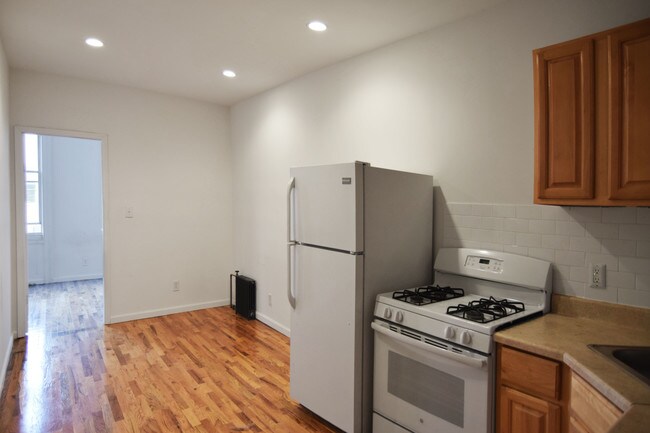 Building Photo - 1621 Hancock St